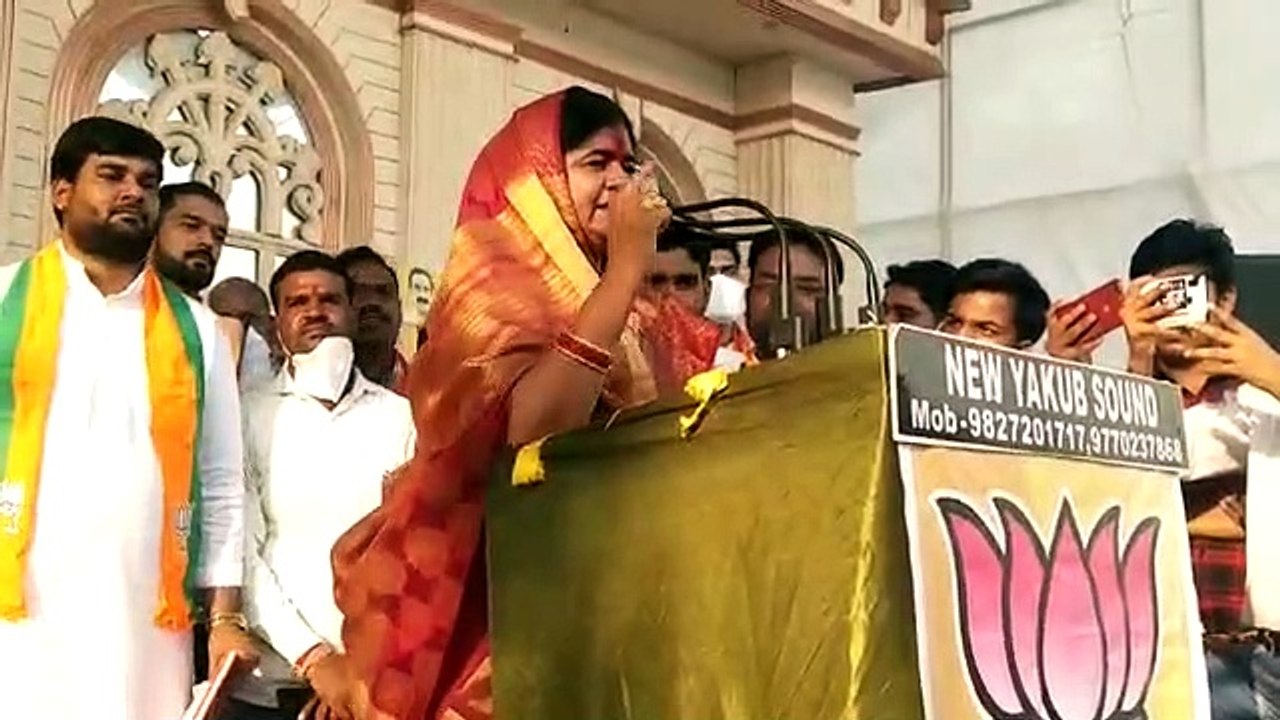 इमरती देवी ने अब कमलनाथ को बताया लुच्चा लफ़ंगा, क्या कहा सुनिए