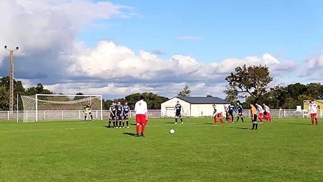 11/10/2020 : Séniors A VS Meslay. Coup franc pour Meslay.