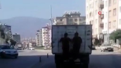 Öğrencilerin tehlikeli yolculuğu