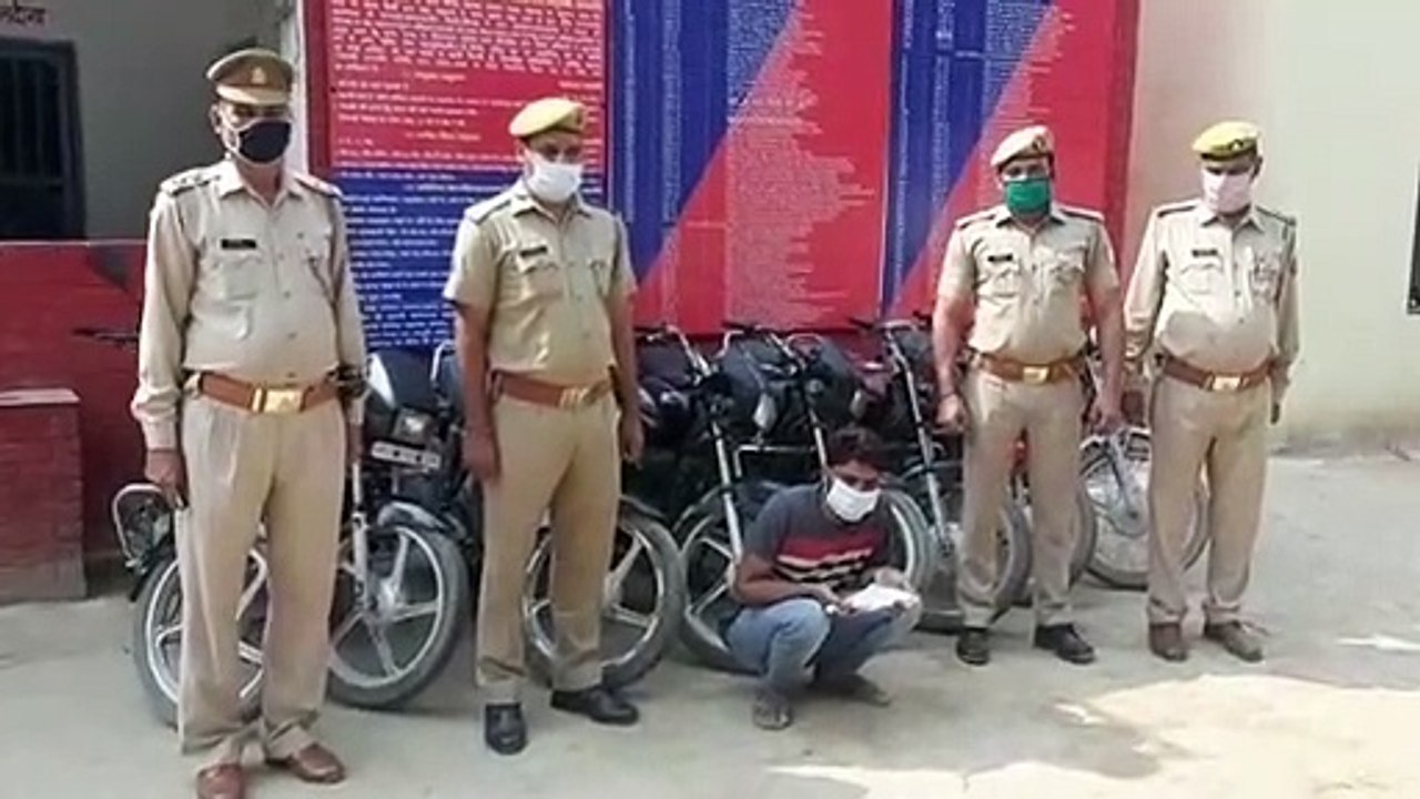 कांधला चोरी की 8 बाइक सहित अवैध तमंचा व जिंदा क...