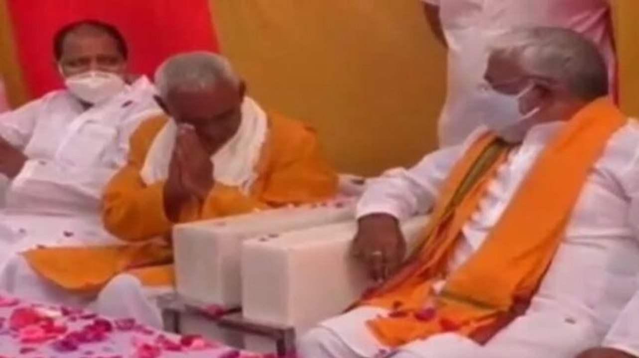 Watch: Rose petals showered on BJP MLA who defended Ballia shooting accused