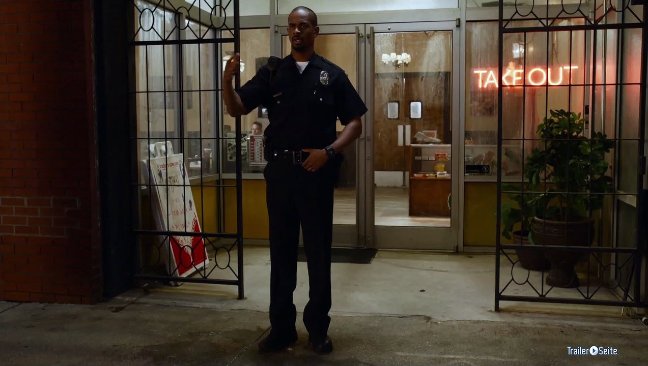 Ausschnitt aus Lets Be Cops: Tanzen