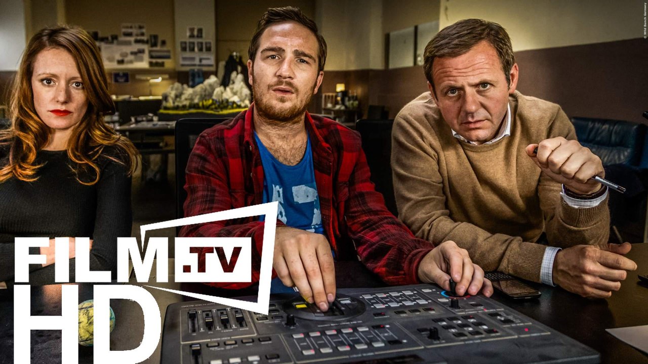 Outside the box trailer (2016)