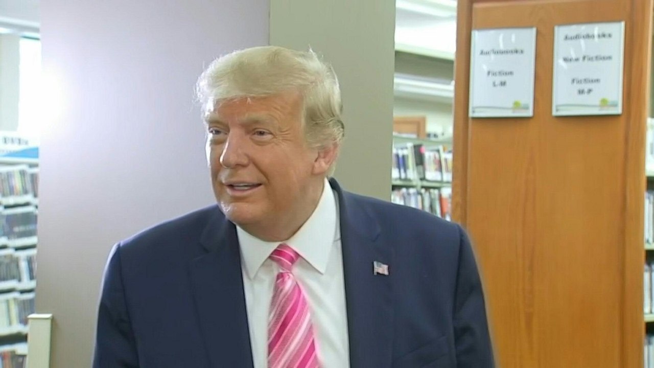 El presidente Donald Trump vota por anticipado en Florida