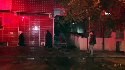 Esenyurt’ta 5 katlı binanın çatı katı alev alev yandı