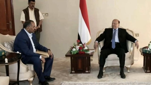 أنباء عن تفاهم الشرعية والمجلس الانتقالي على تقاسم الحقائب الحكومية