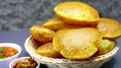 सूजी, बेस‌न वआटे की मसाला पूरी - सप्तमी, दशहरे के लिये । Rava Besan Attaa Masala fluffy Poori Recipe