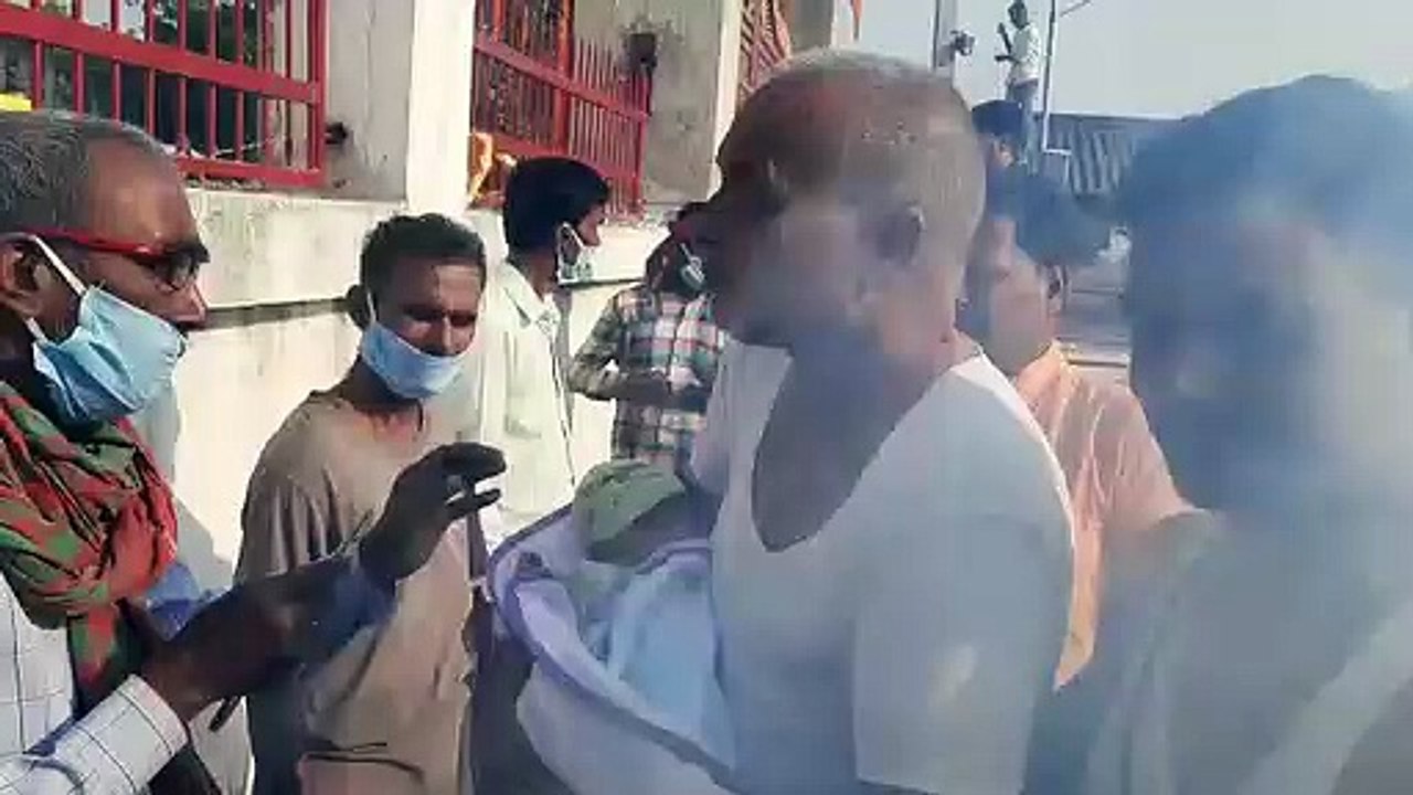 बांसगांव के ऐतिहासिक दुर्गा मंदिर में भक्तों ने...