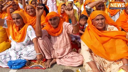 ਆਹ ਕਿਸਾਨ ਬੀਬੀਆਂ ਨੇ ਮੋਦੀ ਦੇ ਟੰਗਤੇ ਜੌਂ