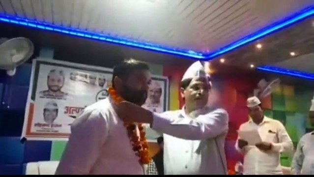 आम आदमी पार्टी के अल्पसंख्यक प्रकोष्ठ जिलाध्यक्ष ने पत्रकारों को किया सम्मानित
