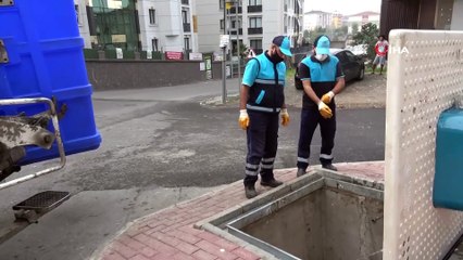 Pendik’te yürekleri ısıtan görüntü: Metrelerce çöp kuyusuna inerek yavru kediyi böyle kurtardı