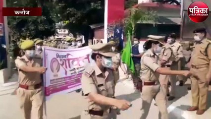 विजय दशमी के दिन हाथ में गन और राइफल लेकर महिला पुलिस कर्मियों ने किया शक्ति प्रदर्शन