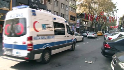 Kadıköy’de korona virüse ambulansla farkındalık
