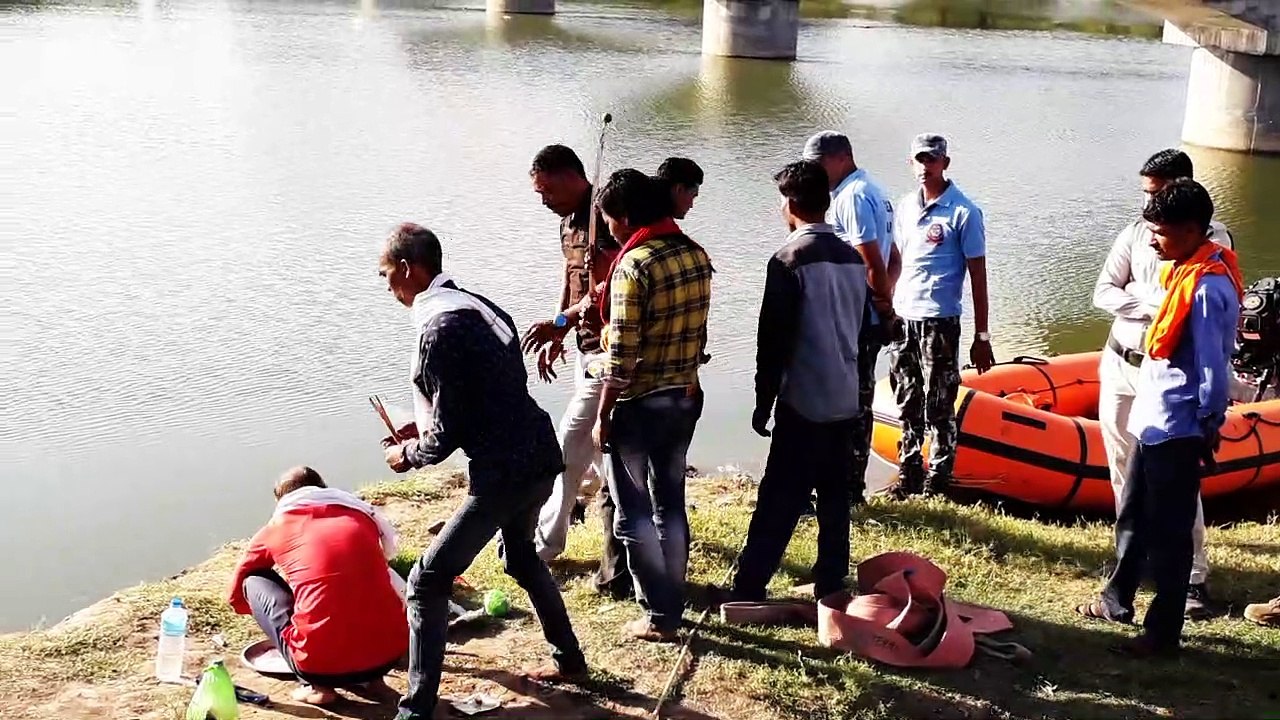 शाजापुर: लखुंदर नदी में किया जा रहा है मूर्ति विसर्जन पुलिस प्रशासन पूरी तरह मुस्तैद