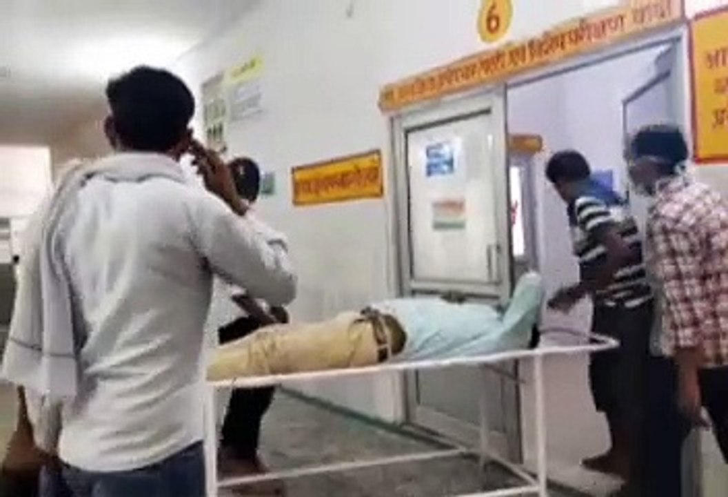 गिरकर बाइक सवार हुआ घायल:  जिला अस्पताल में हुआ भर्ती