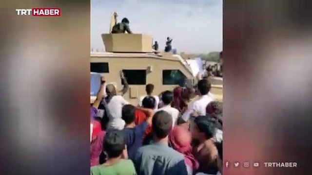 Terör örgütü PKK/YPG, Fransa'yı protesto eden sivillere ateş açtı