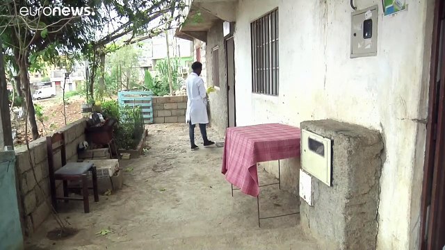 Jovens cabo-verdianos transformam óleo usado em sabão e detergente