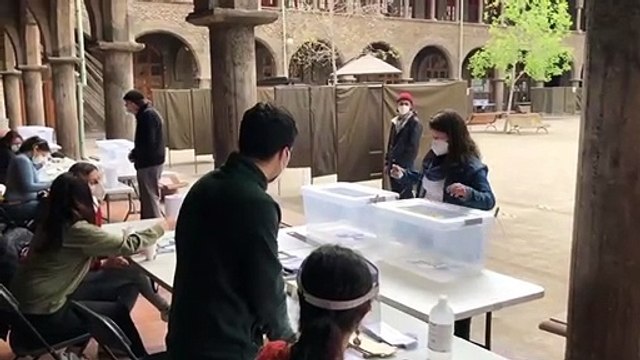 Chilenos vão às urnas