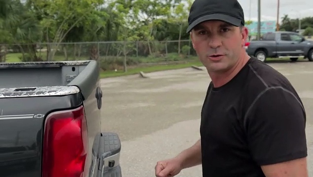 Chasing Monsters S01E01 Tug of War with Giants