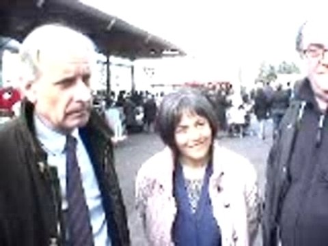 Marché de La Marché avec une commerçante