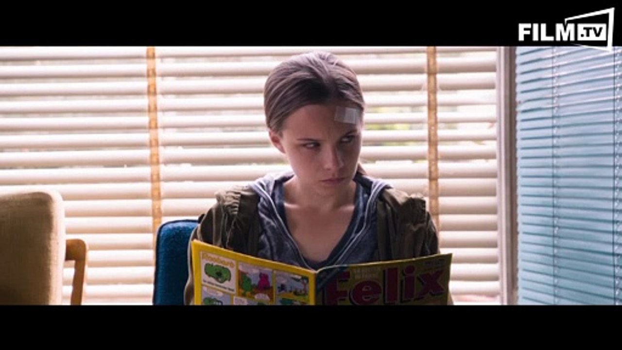 About A Girl - Trailer - Filmkritik (2015) - Trailer 3