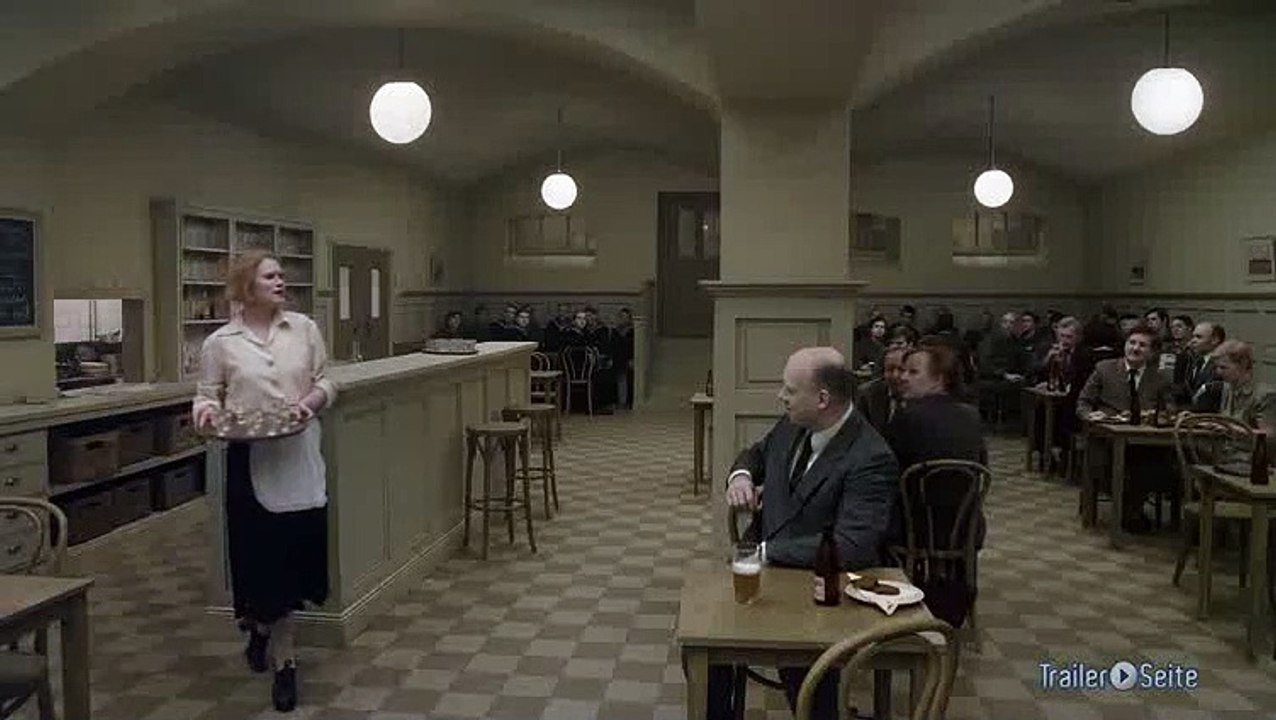 Ausschnitt aus Eine Taube Sitzt Auf Einem Zweig Und Denkt Über Das Leben Nach: Lottas Bar