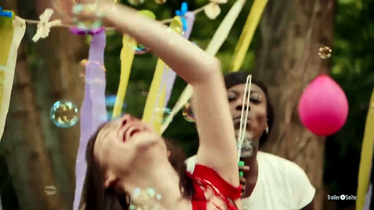 Dora Oder Die Sexuellen Neurosen Unserer Eltern Trailer und Filmkritik (2015)