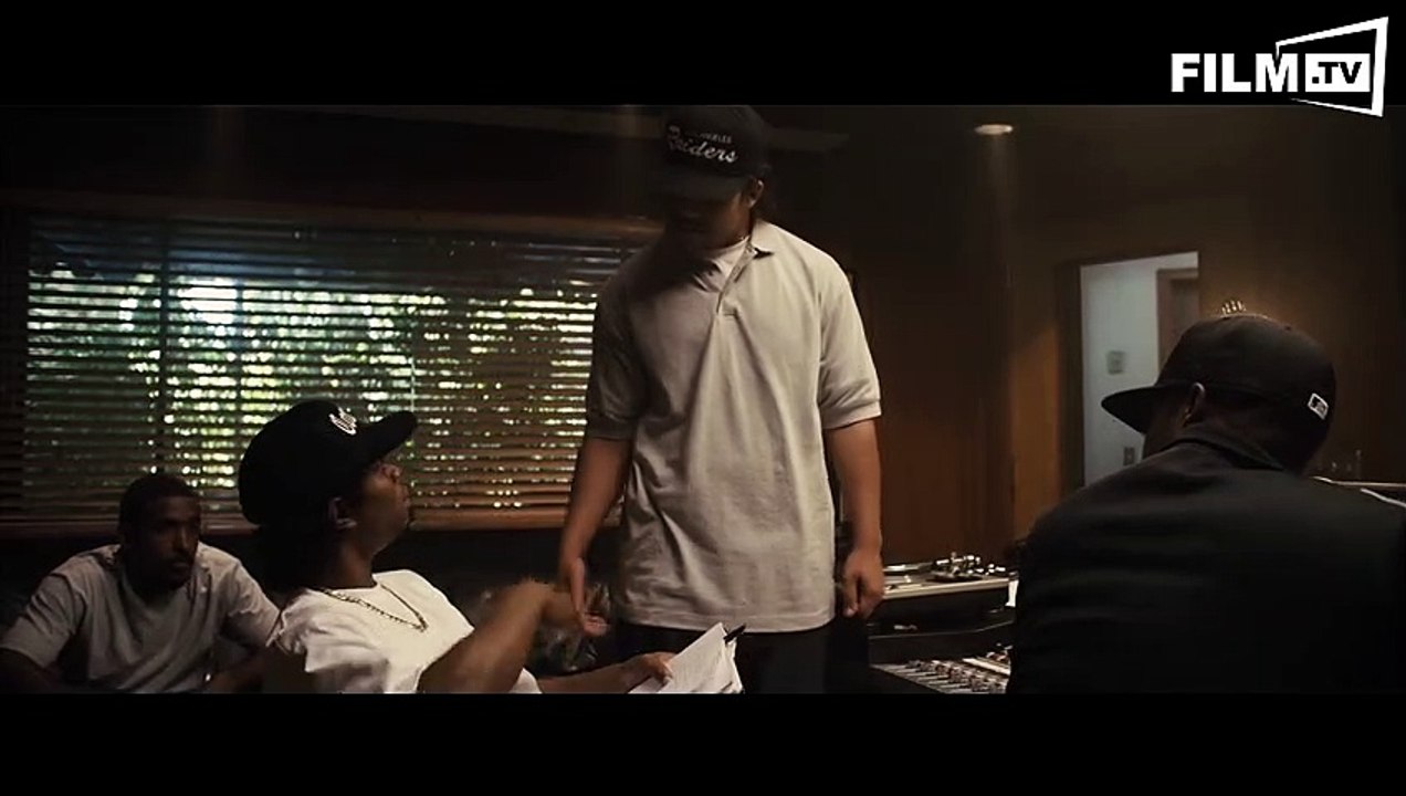 Straight Outta Compton - Trailer - Filmkritik (2015) - Clip 6