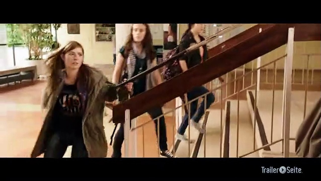 Ausschnitt aus Mara Und Der Feuerbringer: Mara wird von Larissa gemobbt