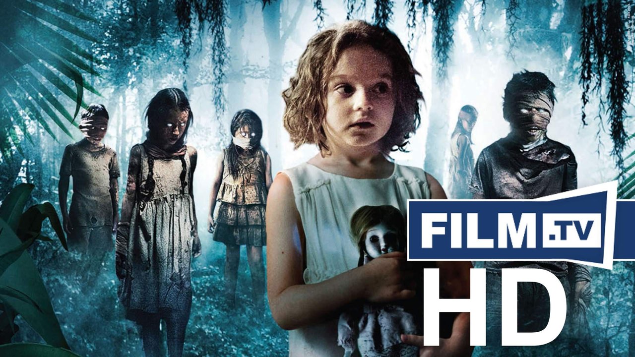 Out Of The Dark Trailer (2015)