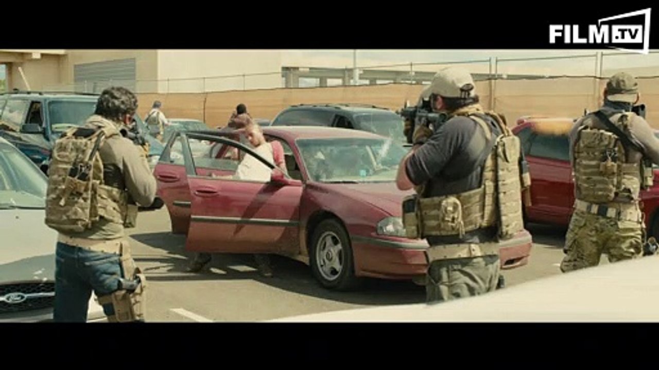 Sicario Trailer (2015) 2