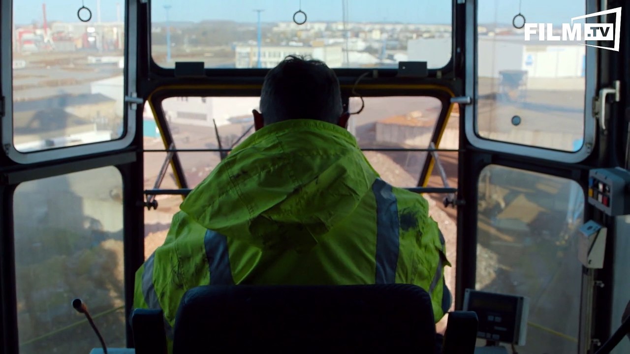 Verliebt Verlobt Verloren - Trailer - Filmkritik (2015) - Trailer 1