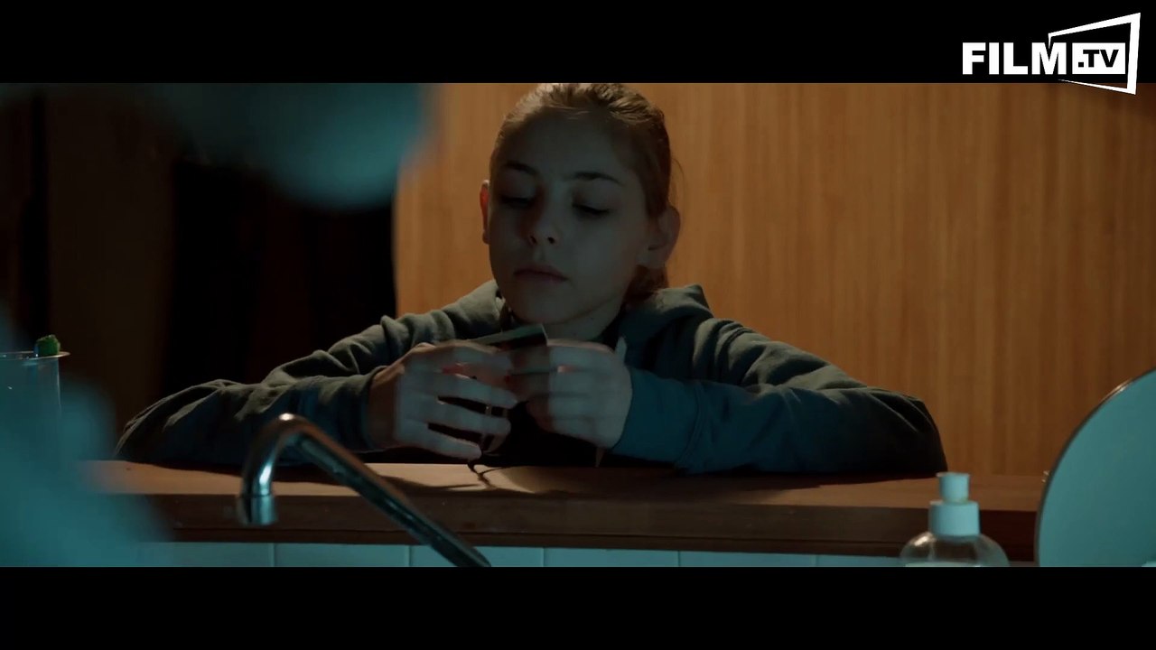 Underdog - Trailer - Filmkritik (2015) - Clip 1