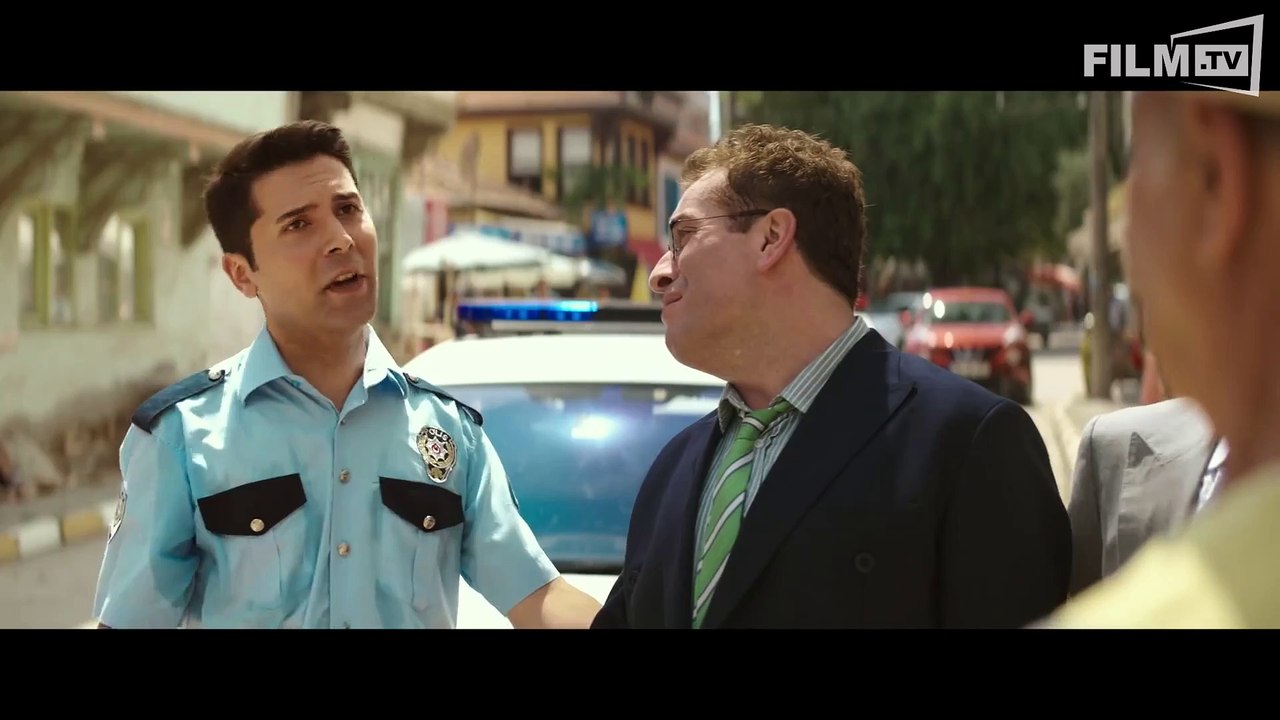 Ailecek Şaşkınız Trailer (2017)