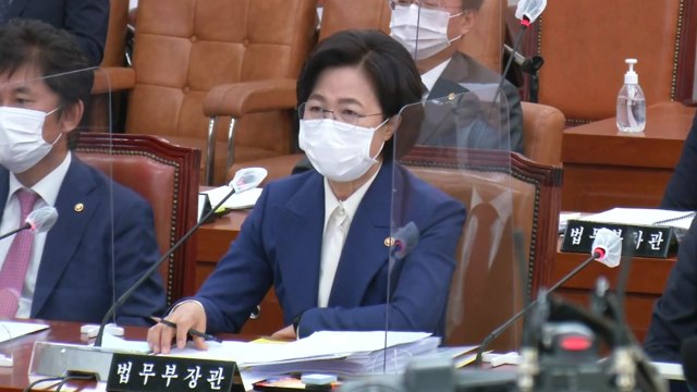 [뉴스앤이슈] 尹 발언 정치 중립 선 넘어 ...법사위 국감서 추미애 장관 반격 / YTN