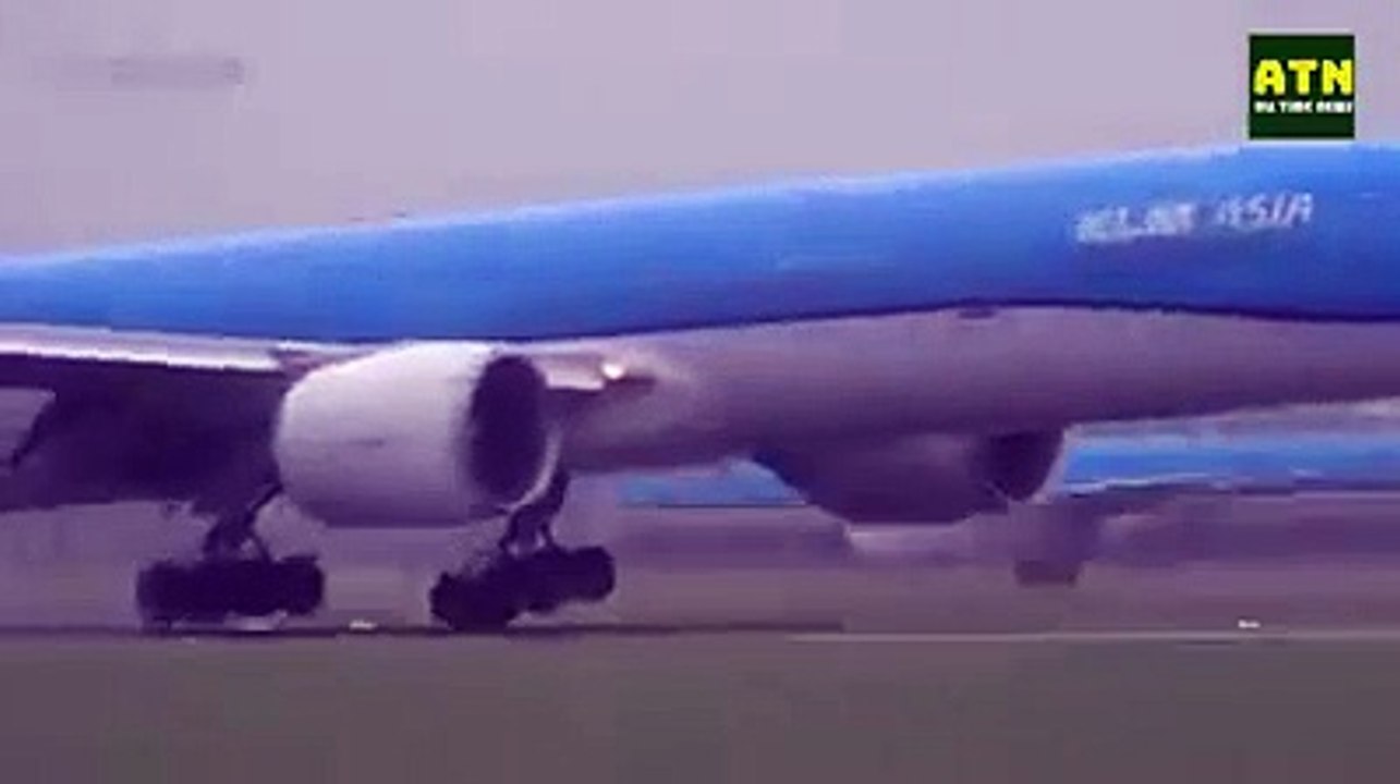 Emergency Plane Landings