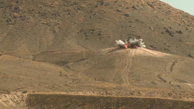 تدريبات للجيش الأفغاني بالذخيرة الحية