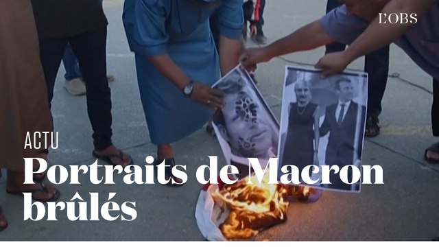 Des portraits d'Emmanuel Macron et le drapeau français brûlés par des manifestants libyens