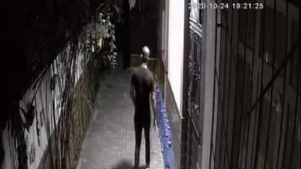 100 bin liralık hırsızlık yapan zanlı kameraya takıldı