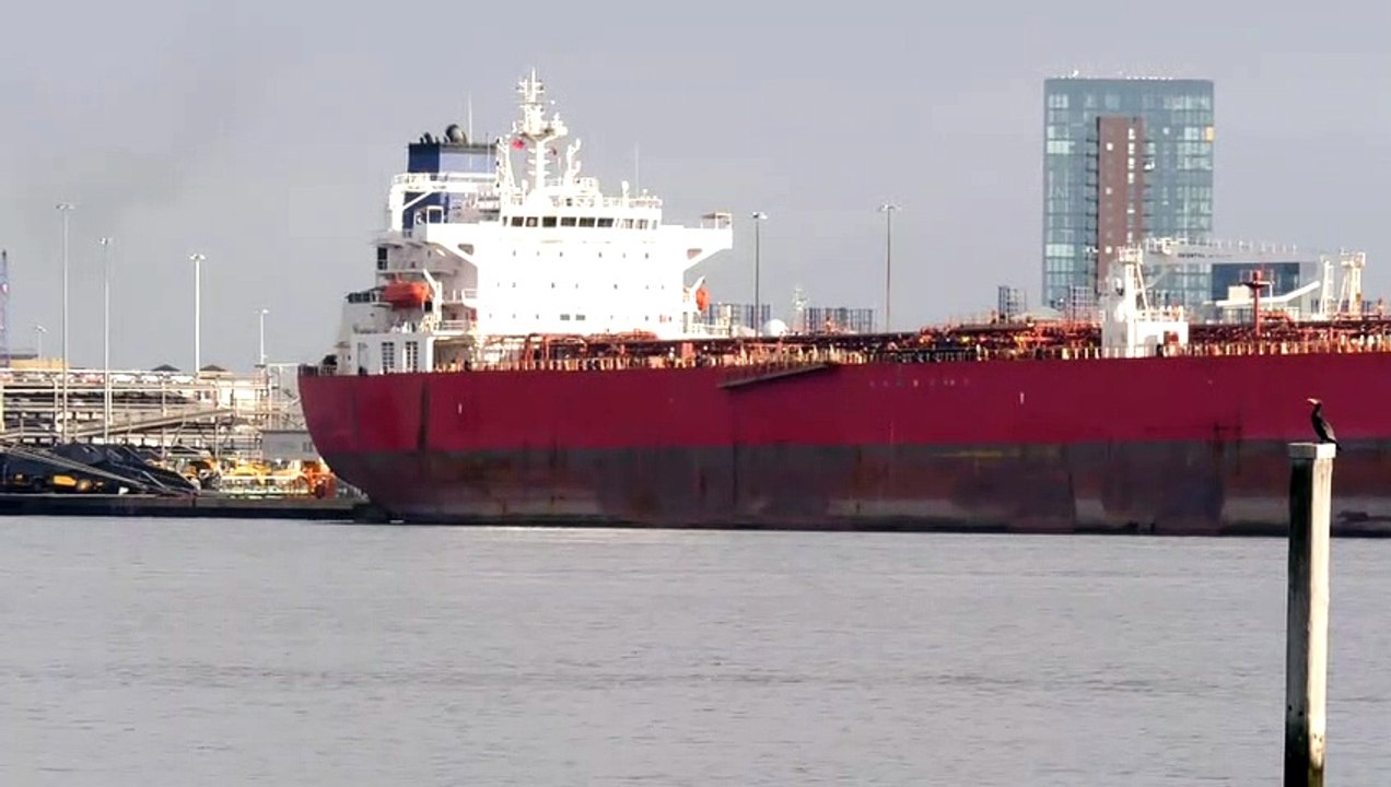 7 detained after suspected hijacking of oil tanker