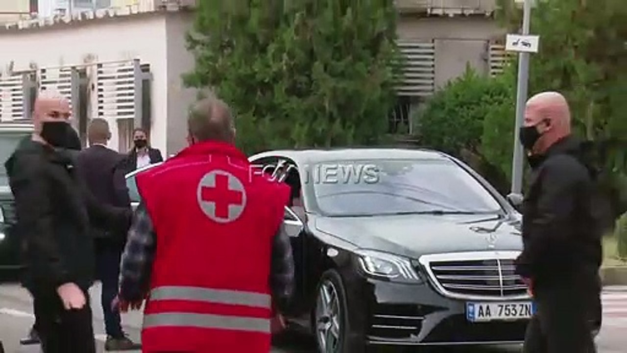 Rama i rrethuar me “ushtrinë” e rojeve personale… Kryeministri i izoluar në hapjen e COVID3 në QSUT, ku kalon s’pëpëtin asgjë