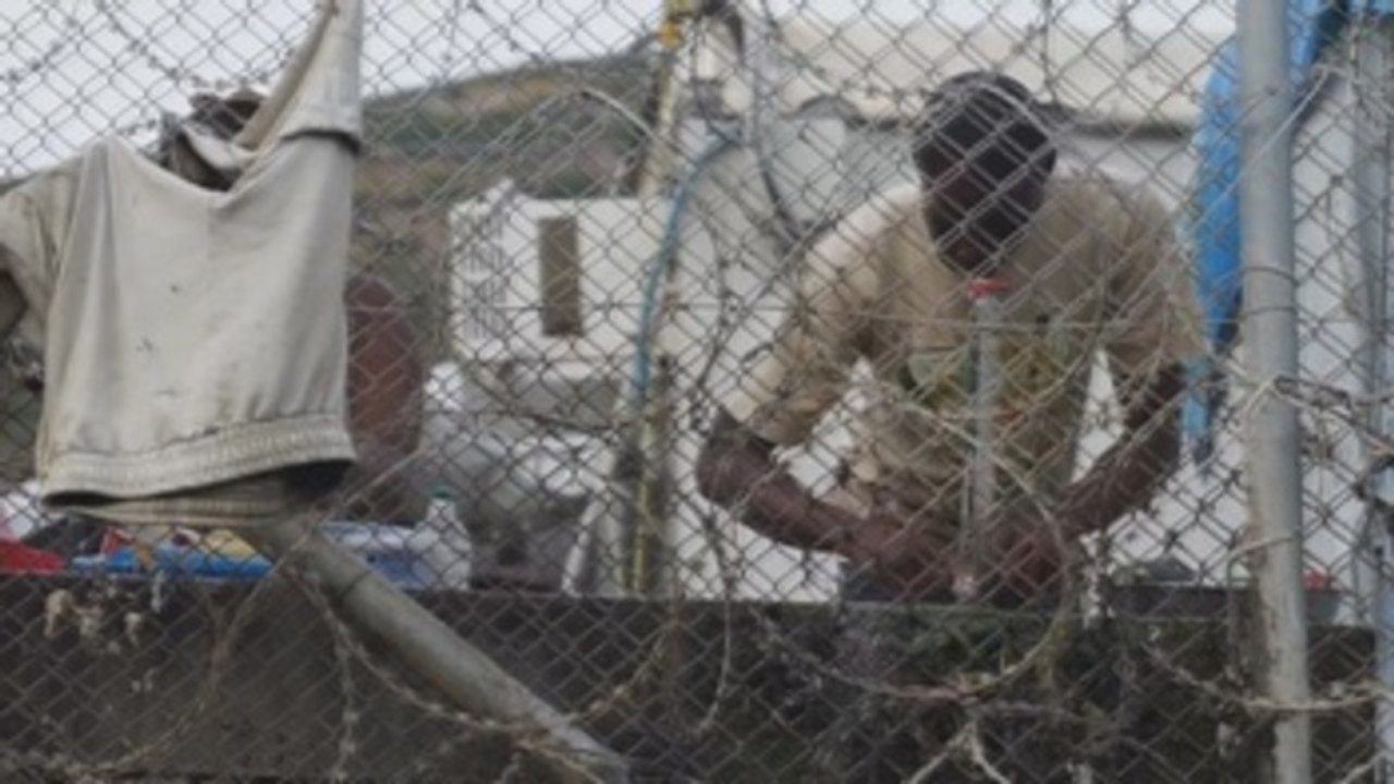 Covid en el campo de refugiados de la isla de Samos, una conjunción atroz