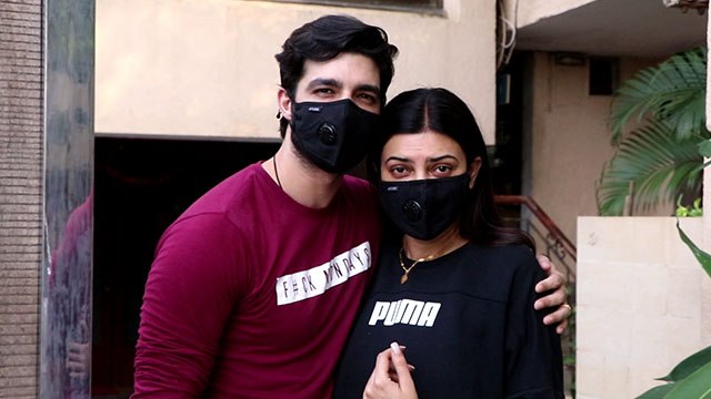 Sushmita Sen Boyfriend Rohman Shawl CLOSING Car Door for her will win your heart |FilmiBeat