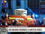 Traslado de los restos de José Gregorio Hernández en el anda hasta el Altar Mayor