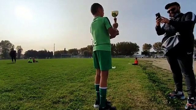 REMISE DES TROPHEES (SUITE)