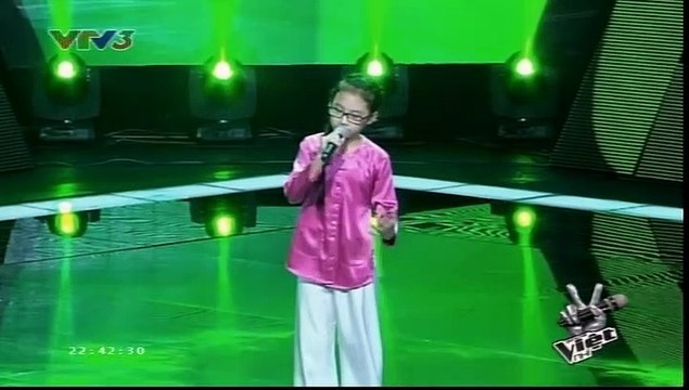 Phương Mỹ Chi - vòng giấu mặt - bài hát Quê em mùa nước lũ - cuộc thi Giọng hát Việt nhí mùa 1