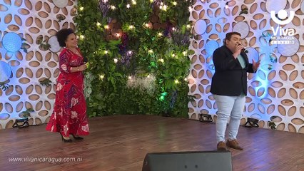 Ronda Final: Arlen y Willmer interpretan "Como abeja al panal" en el Karaoke de Lujo