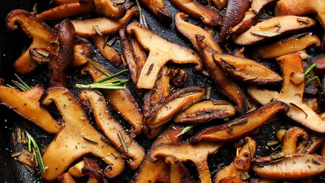 Sautéed Garlic Rosemary Mushrooms Are Super Easy-Going