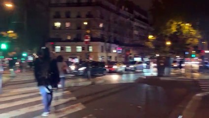 Fransada bir ay sürecek sokağa çıkma kısıtlamasından önce restoran ve barlar doldu