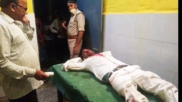 उझियानी के पास तेज गति टेंपो ने बाइक को पीछे से मारी जोरदार टक्कर 2 लोग हुए घायल